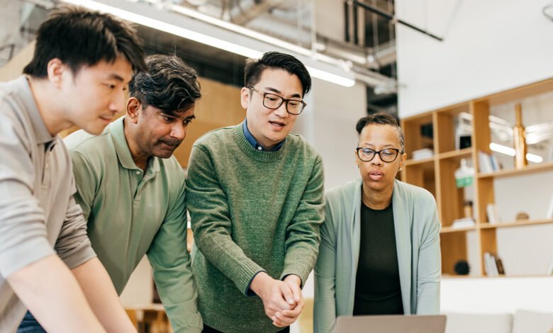 Canada Invites 2,000 Canadian Experience Class Candidates in July 21 Express Entry Draw IRCC Express Entry Targets Canadian Experience Class Workers Immigrating To Canada 780x470
