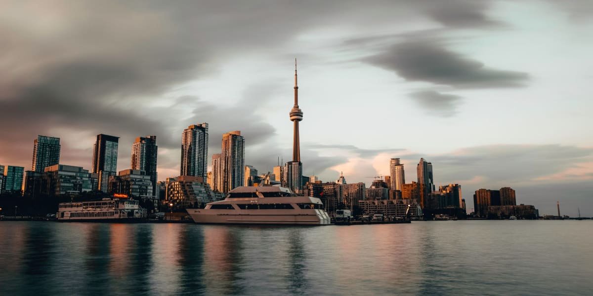 Reasons-To-Move-To-Canada